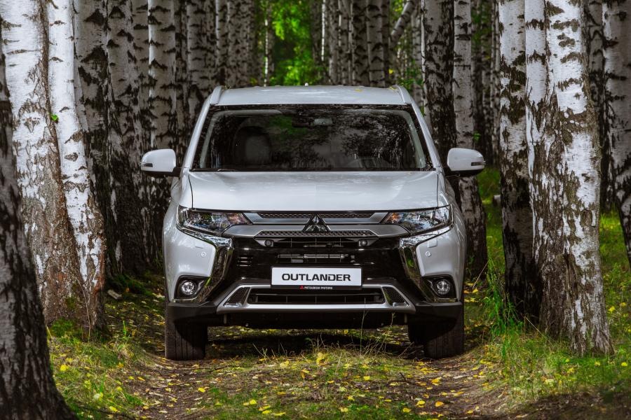 Mitsubishi Outlander 2018 года  (CIS) (фото 27 из 41)